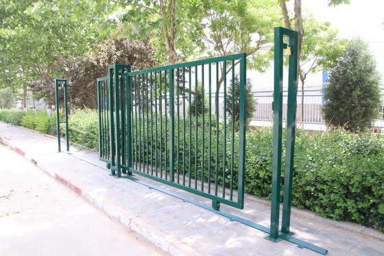 庭ゲートの鋼鉄鉄の塀のゲート2500mmのパネルの幅
