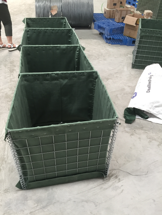 最新の会社ニュース 熱い販売の工場直接供給からの軍の防御的なHescoの障壁  0