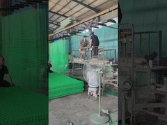 3Dフェンスは表面処理中です