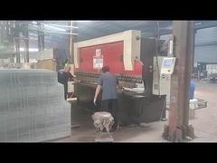 オーストラリアに運ばれた3Dフェンスの曲がりはこの方法で完了しました