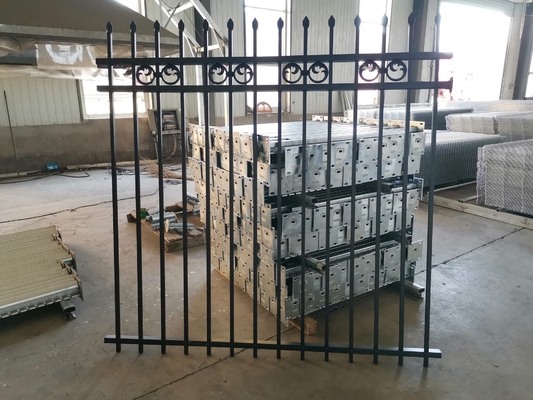 3003装飾的な囲うアルミニウム電流を通された金属は現代ゲートの設計にパネルをはめる