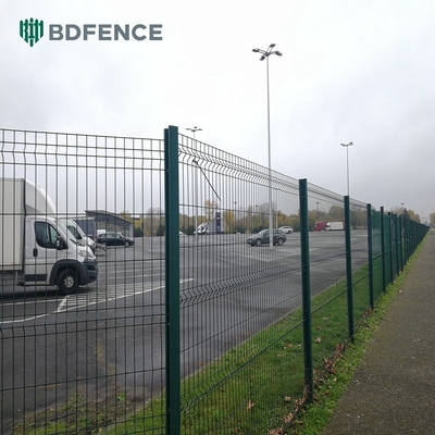 幼稚園 1.8m 高 V メッシュフェンス 遊び場安全