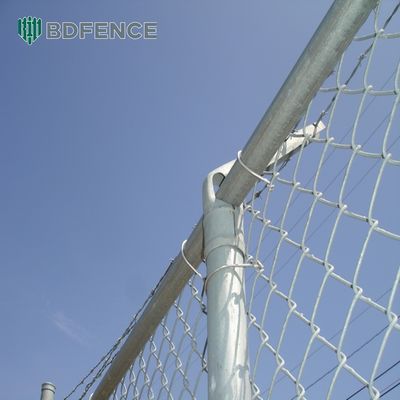 あらゆる環境に対応する耐候性亜鉛メッキチェーンリンクフェンス