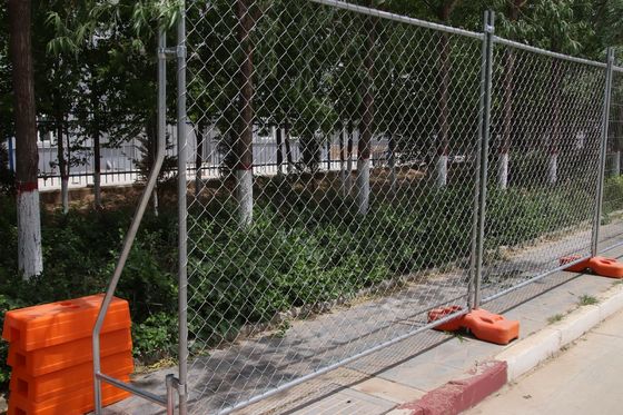 アメリカ市場標準 6 x 12 フィート 鉄鋼化 建設用 仮設 チェーンリンク フェンス パネル