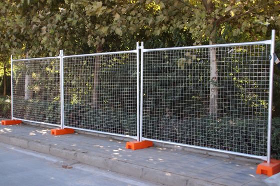 建設現場 オーストラリア 臨時フェンシングパネル 2.1m 高さ